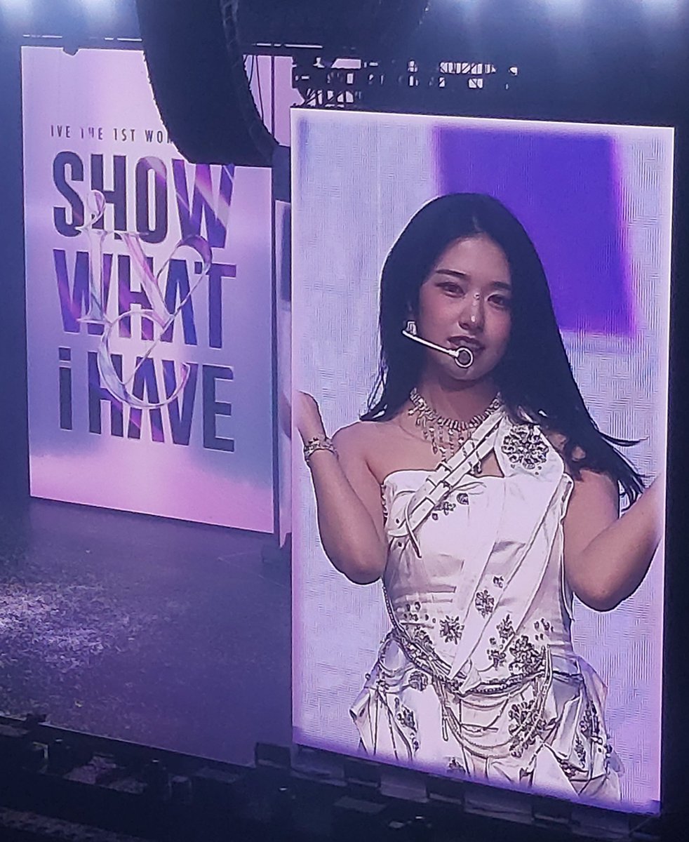 LelouchMachate's tweet photo. UNNIE LINE https://t.co/rCrja2wFPx