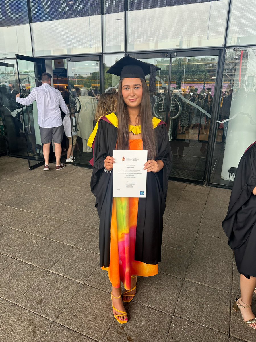 Miss M Thomas tweet media