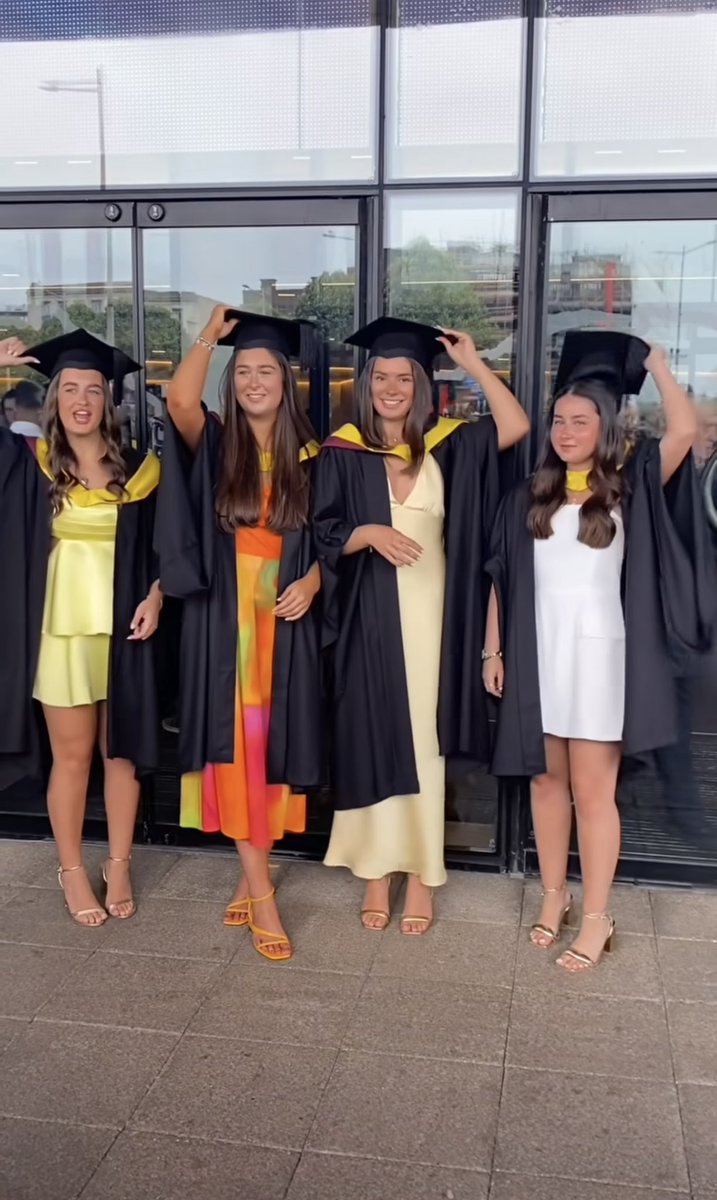 Miss M Thomas tweet media