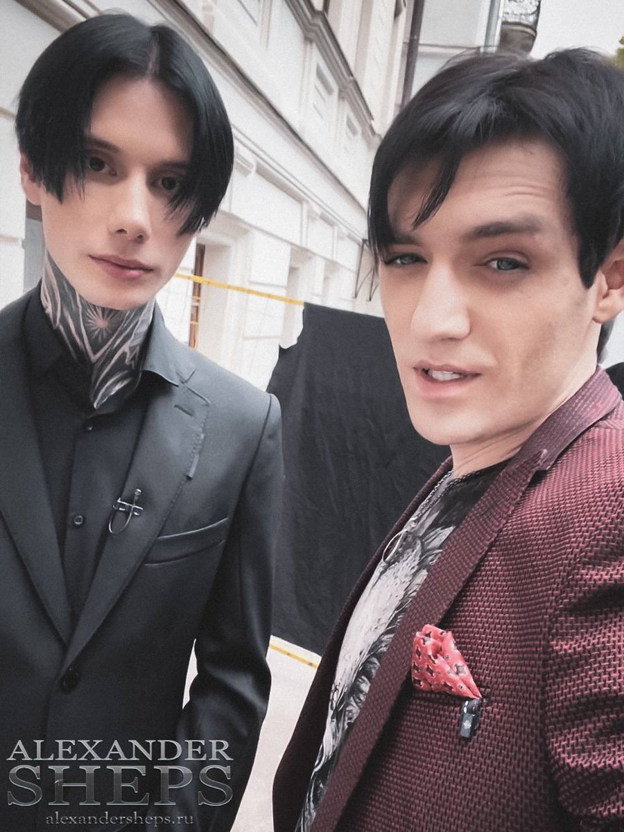 Пока солнце не успело скрыться за горизонтом спешу поздравить одного грозного чернокнижника и настоящую рок звезду ;) 

Желать много не буду,сам прекрасно знаешь чего хочешь,но скажу,что жду твоих побед где бы они не случились) 

Продолжай зажигать сердца и умы,как ты это умеешь!