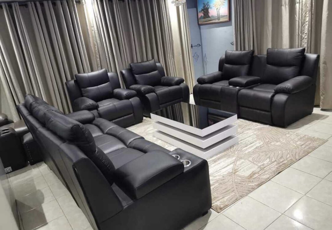 FemFurnitures's tweet photo. Creating timeless elegance since 2020, FEM Interiors is Zimbabwe's go-to for bespoke furniture designs. #FEMInteriors #Zimbabwe #FurnitureDesign 🇿🇼✨ https://t.co/rNJ04UYbjH