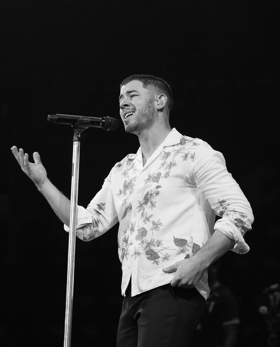 TeamNickGR's tweet photo. The @jonasbrothers via Instagram! https://t.co/Ioc7ETxK8z