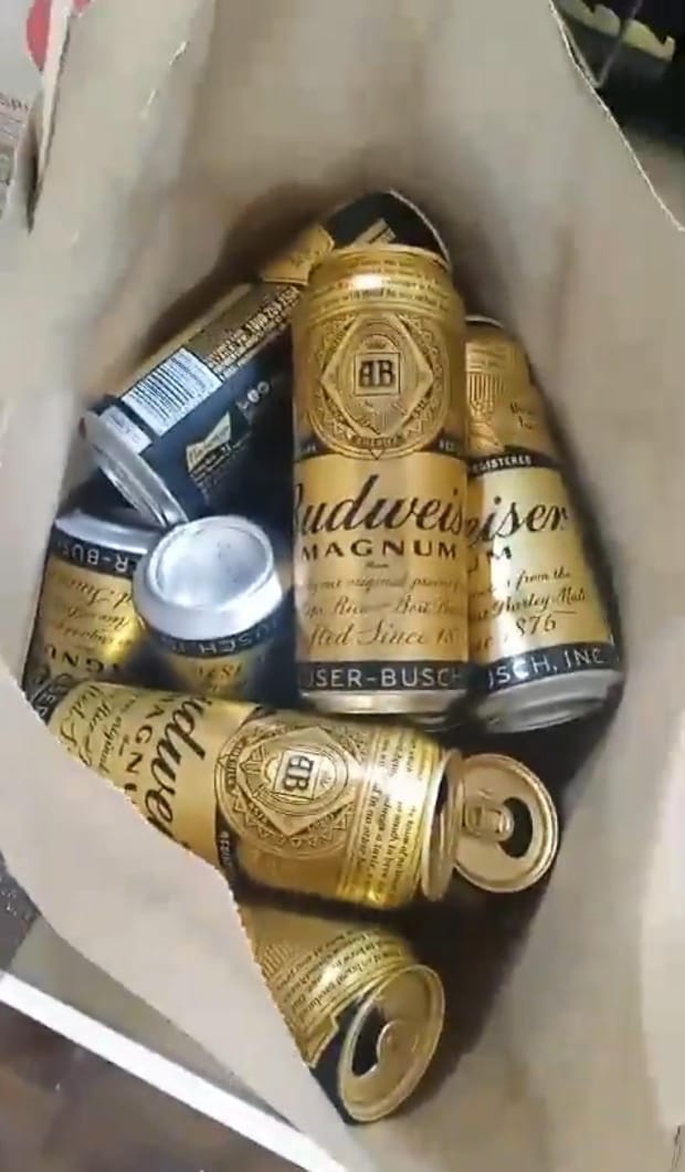 ABVPVoice's tweet photo. NSUI - National Sharabi Union of India

Liquor bottles were found at NSUI's Abhi Dahiya (DUSU VP) office at Delhi University! After drinking #NSUIGoons vandalised the DUSU office, https://t.co/Bp36VGbYrY