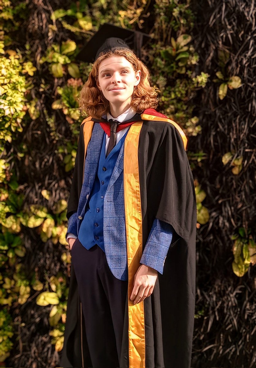 hostproductions's tweet image. The Doctor may be a Timelord who walks in eternity... But as of today officially, I'm a Master with Distinction in the Laws governing Outer Space.
🚀 💫