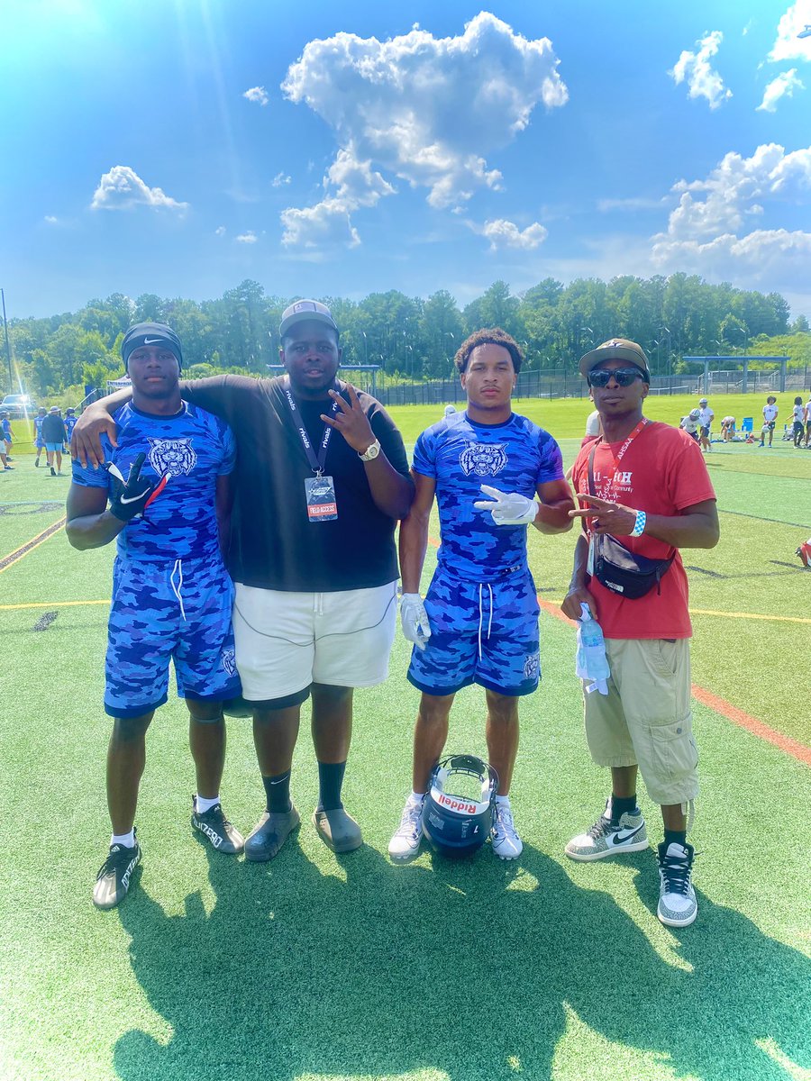 Hall-Tech Sports (@halltechsports1) on Twitter photo 👀”A Few Twit Pics”
<a href="/gohustleup/">Hustle Up</a>
A few shots of players & running into some good people at the 3 Day HS 7v7 in Hoover, Alabama….
Ton of jam packed action event….🏆
📸Pic #1
<a href="/ECUPiratesFB/">ECU Football</a> QB
<a href="/ColeHodge_QB_PG/">Cole Hodge</a>
📸Pic #2
<a href="/dejarviswade9/">DJ WadeQb1 2026</a>
<a href="/DimitriHowardd/">Dimitri Howard</a>
<a href="/ScoutFball/">Larry Rudolph</a>
📸Pic #3 👀”A Few Twit Pics”
<a href="/gohustleup/">Hustle Up</a>
A few shots of players & running into some good people at the 3 Day HS 7v7 in Hoover, Alabama….
Ton of jam packed action event….🏆
📸Pic #1
<a href="/ECUPiratesFB/">ECU Football</a> QB
<a href="/ColeHodge_QB_PG/">Cole Hodge</a>
📸Pic #2
<a href="/dejarviswade9/">DJ WadeQb1 2026</a>
<a href="/DimitriHowardd/">Dimitri Howard</a>
<a href="/ScoutFball/">Larry Rudolph</a>
📸Pic #3