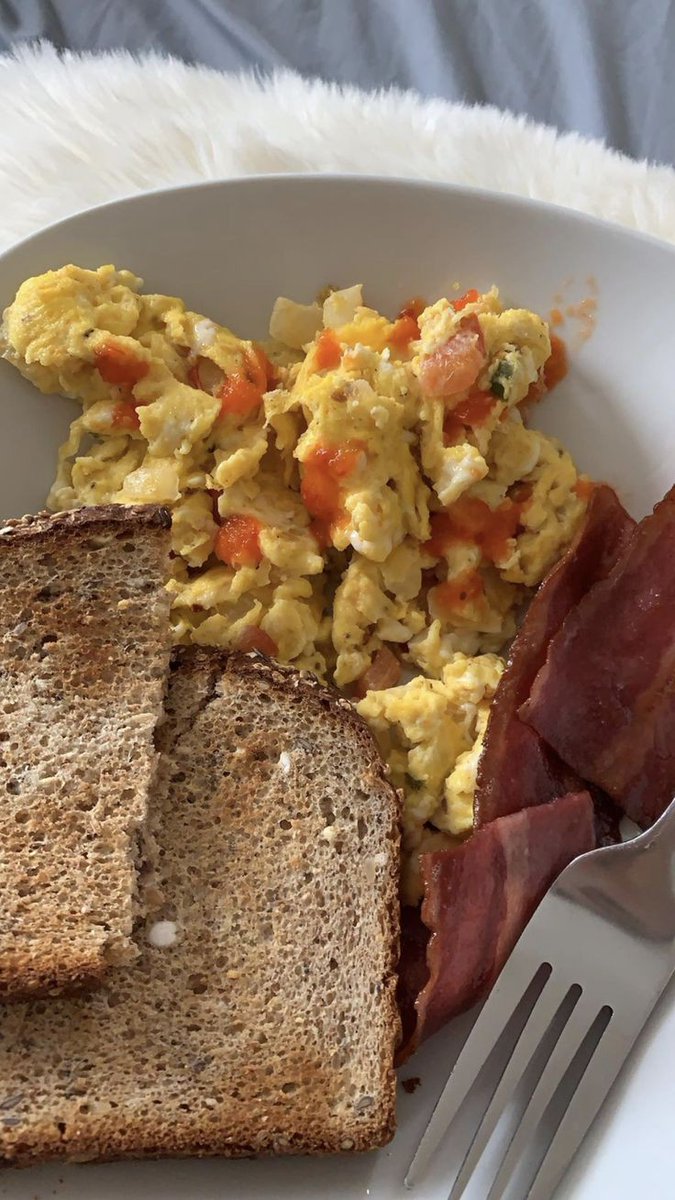 CookingReel's tweet photo. I'm in a committed relationship with food .

#cookingtime #cookingclass #cookingschool #cookinglove #cookingmama #scotland #wales #england #pennsylvania #wisconsin  #galicia #tasmania #victoria #jackblack #jacksmith #vance #youngkin
#morningjoe https://t.co/sM60S1BFSd
