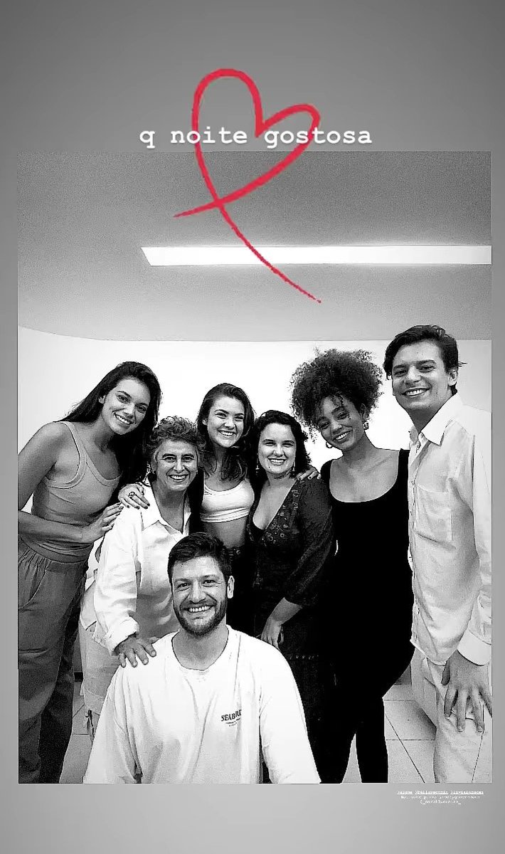A Alane ontem com a galera do teatro 🎭

📲 Joao_tuka via InstaStories