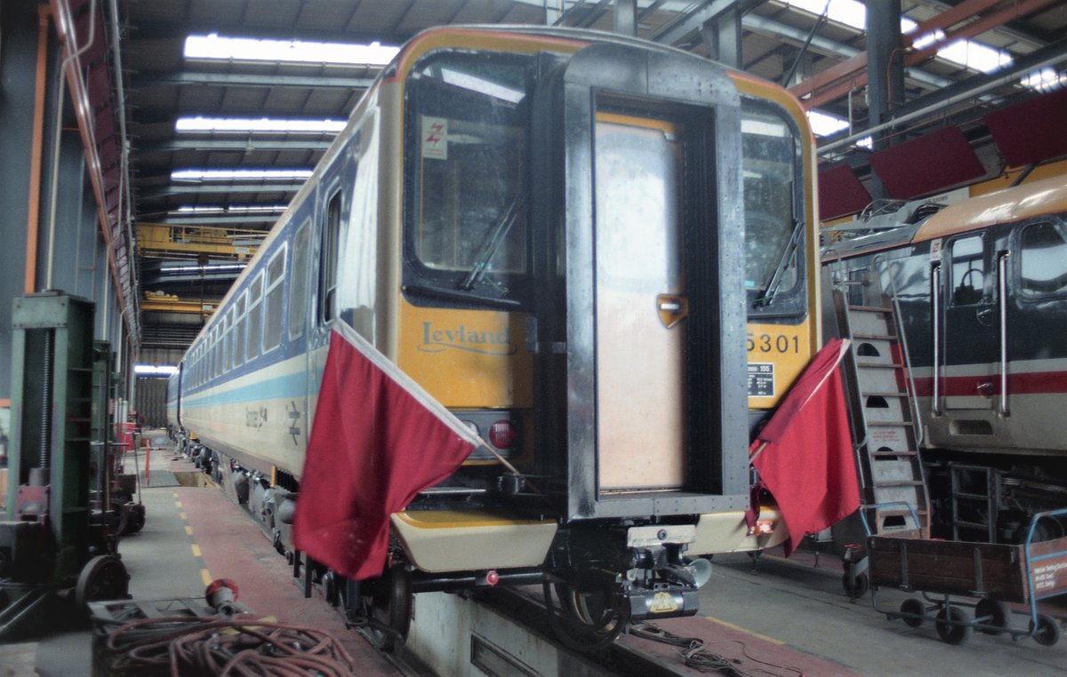 bowerbooks's tweet photo. A look back 37 years to July 1987 and the first Class 155 inside the EDU at Derby for type testing
Red flags were the order of the day before Not To Be Moved Boards came along. 155301 was converted in 1991 into two Class 153 single car units, 153301 and 153351 #railvehicletesting https://t.co/9p1s6GMMla