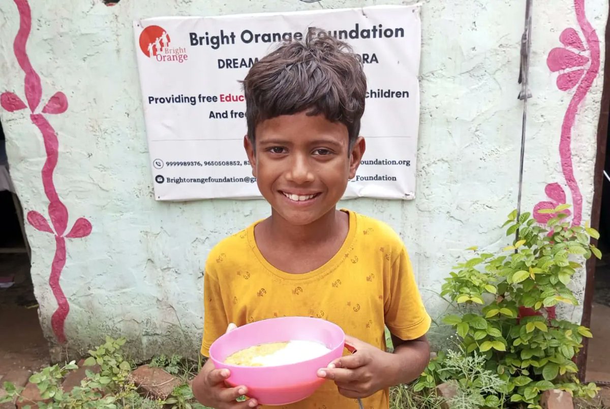 Every day children enjoy a nutritious mid-day meal, grateful to <a href="/FeedingIndia/">Feeding India</a> for the tasty and healthy food that keeps children energetic and focused.
#brightorangefoundation #feedingindia