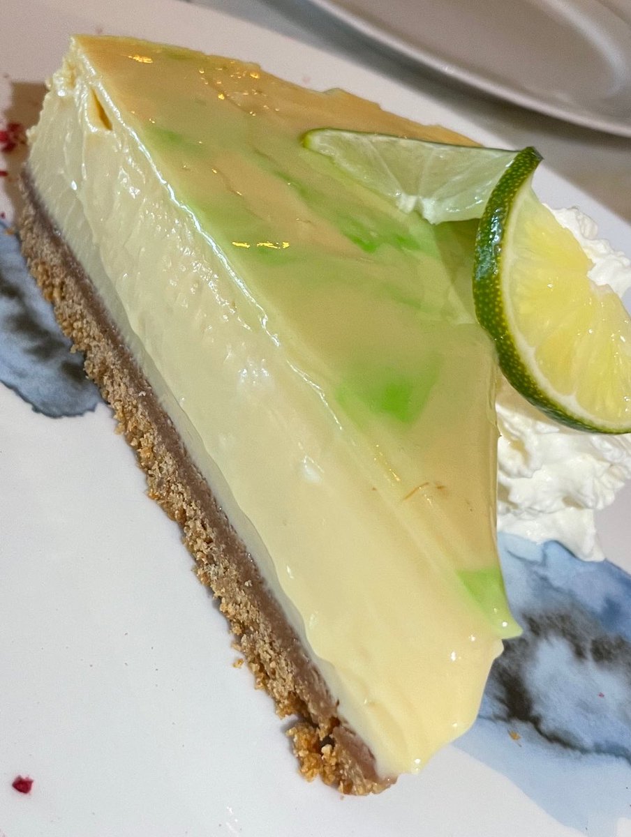eatinglasvegas's tweet photo. “Are you more of a chocolate soufflé, Key lime pie,  or bread pudding  sort of person?” - I was recently asked.
My answer, of course, was “Yes.”
#MaeDalys
#homecooking (not mine)
#Niccos @durangoresortlv 
🍋‍🟩 🥧🍫 https://t.co/aCIwyC04Gi