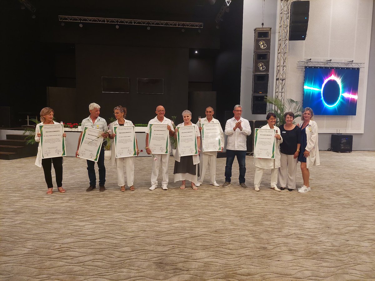 🩺Participamos, junto a <a href="/GonzalezBadia/">Santiago Badía Gonzalez</a>, en acto por el aniversario 50 de la apertura de los servicios médicos al turismo internacional en Cuba, que se realizó en la provincia de Matanzas.
⚕️Fueron reconocidos colectivos y trabajadores por su labor destacada, entrega y compromiso.