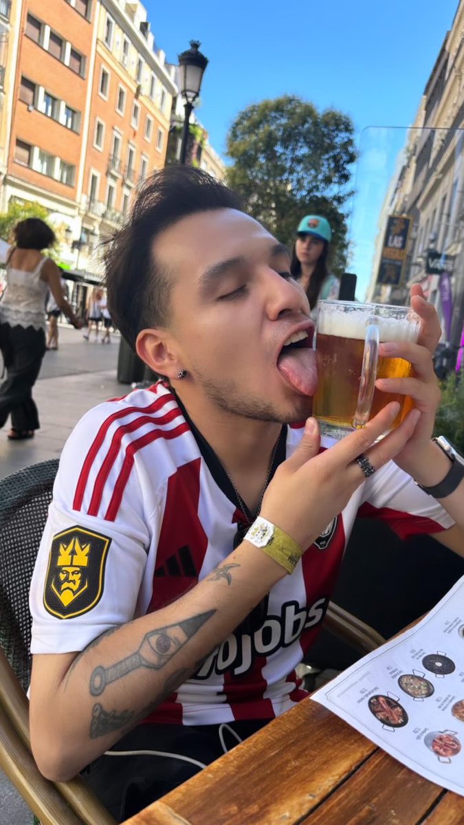 _mafera's tweet photo. Si tu fueras una chela yo sería este peligroso https://t.co/mv5YJNm7YT