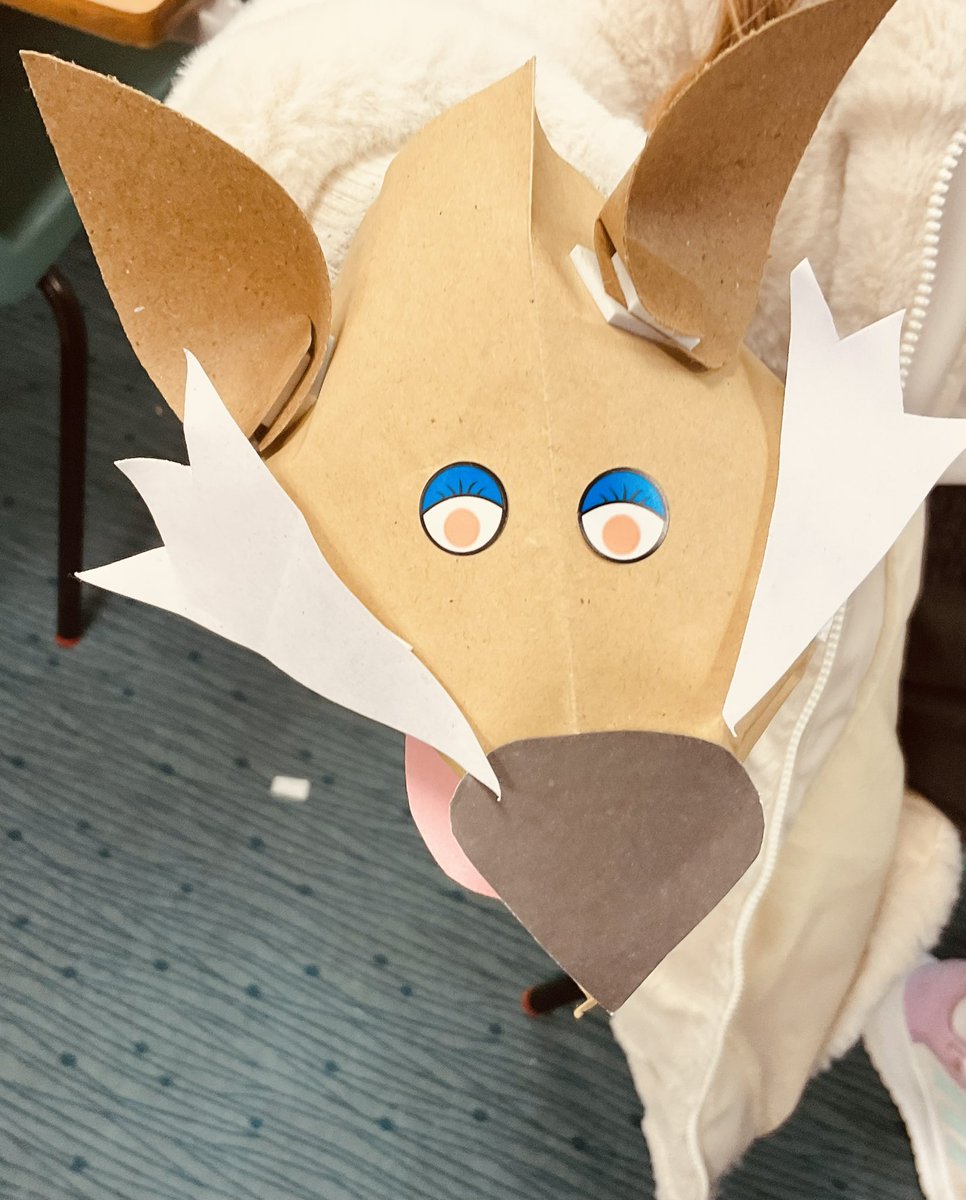 carolinecoates's tweet photo. Lovely day today at @godleyprimary
First session of #artsaward #keentobegreen
Check out these wonderful forever bags and upcycled old envelope fox puppets https://t.co/tTmSDNNee3