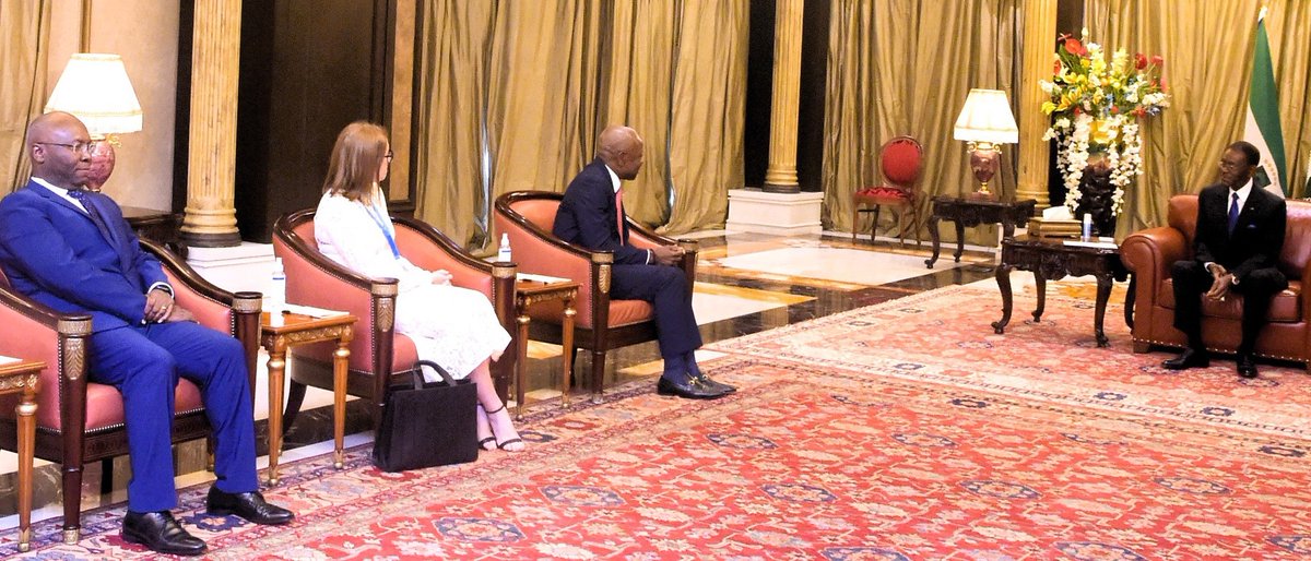 OITinfo's tweet photo. 🔔 Le Directeur général de l’#OIT, @GilbertFHoungbo, en visite de travail, en Guinée équatoriale 🇬🇶

↪️ Réunion de haut niveau avec le Chef de l'État, SE Teodoro Obiang Nguema Mbasogo, sur la coopération bilatérale, le #travail décent, l'emploi des #jeunes &amp; la justice sociale.���� https://t.co/f6bcUCQmHx