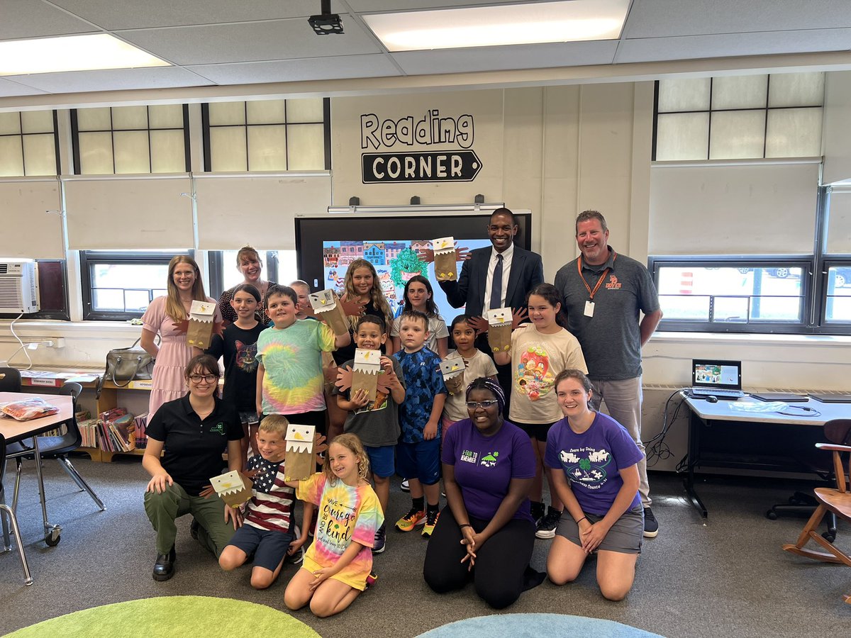 LtGovDelgado's tweet photo. Loved joining students who are a part of the 4-H program at Dover Plains Elementary School. We discussed civic engagement by reading the story of Betsy Ross and played State Flag bingo. Always great connecting with our young people to discuss public service. https://t.co/svl7qqdz6p