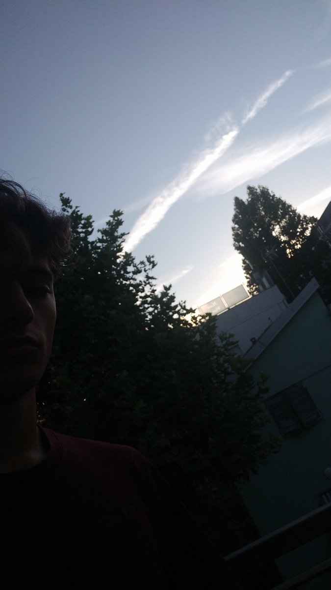 7.30am

Everyone just got up.

But me and my bros?
We already finished the workout.

Holiday doesn't mean "do nothing and relax all day"

Find the balance.