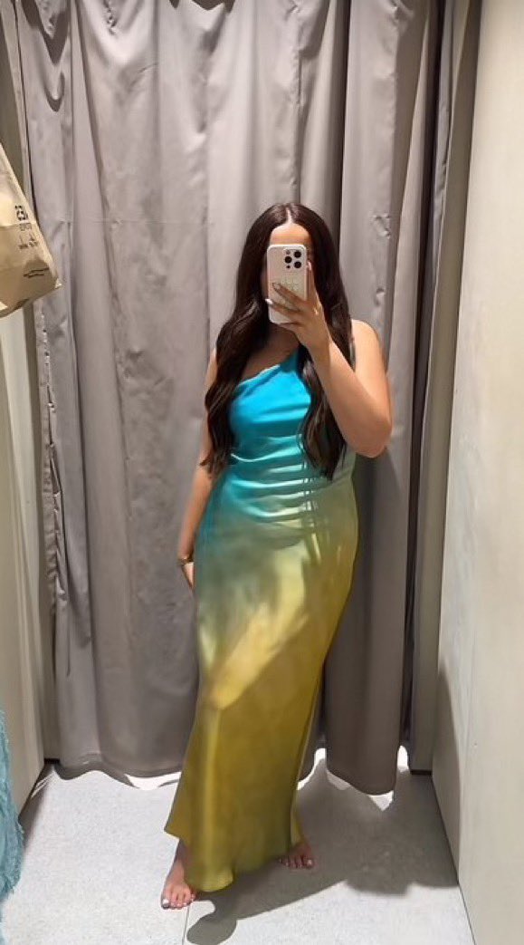 rizark_2's tweet image. Est-ce que vous accepteriez que votre femme s’habille comme ça ?