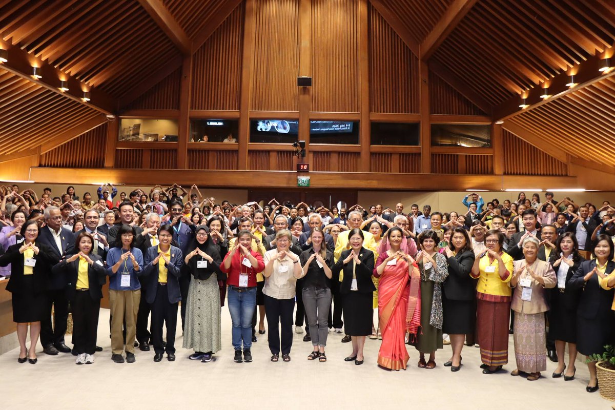 Empowering Communities : Collective Housing Takes Center Stage at ACHR’s Regional Meeting in Bangkok. A transformative meeting showcasing the power of #collectivehousing in addressing urban poverty in Asia and beyond urbamonde.org/news/article/e…