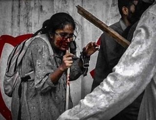 Kazi112200's tweet photo. At Dhaka University Campus, Bangladesh !!
Gun Shot have been fired by Chatra League; Student Wing of the current rulling Party of Bangladesh .
#Bangladesh #QuotaReformMovement #AttackOnStudents #DhakaUniversity https://t.co/24RHK9TfCp