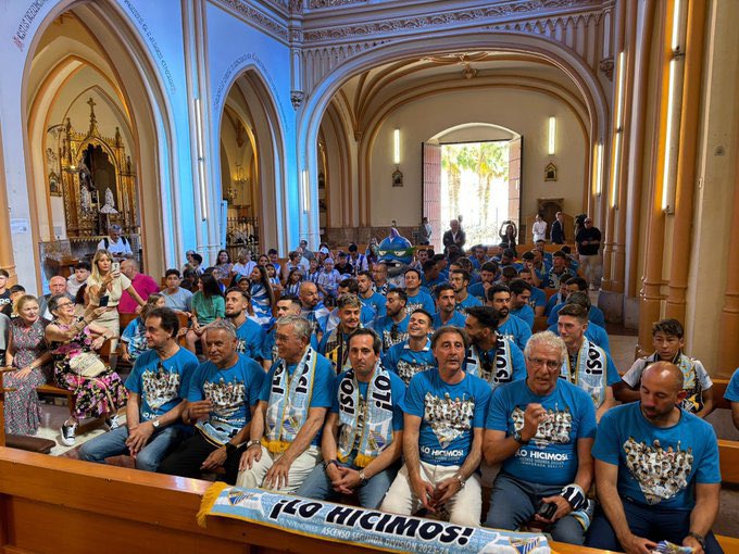 fmd6996's tweet photo. La celebración de España en Cibeles perfecta, pero no podrá superar jamas a Super Boke en la Iglesia de San Pablo sentado en misa @MalagaCF 🩵🤍 https://t.co/2bNEMl42Lj