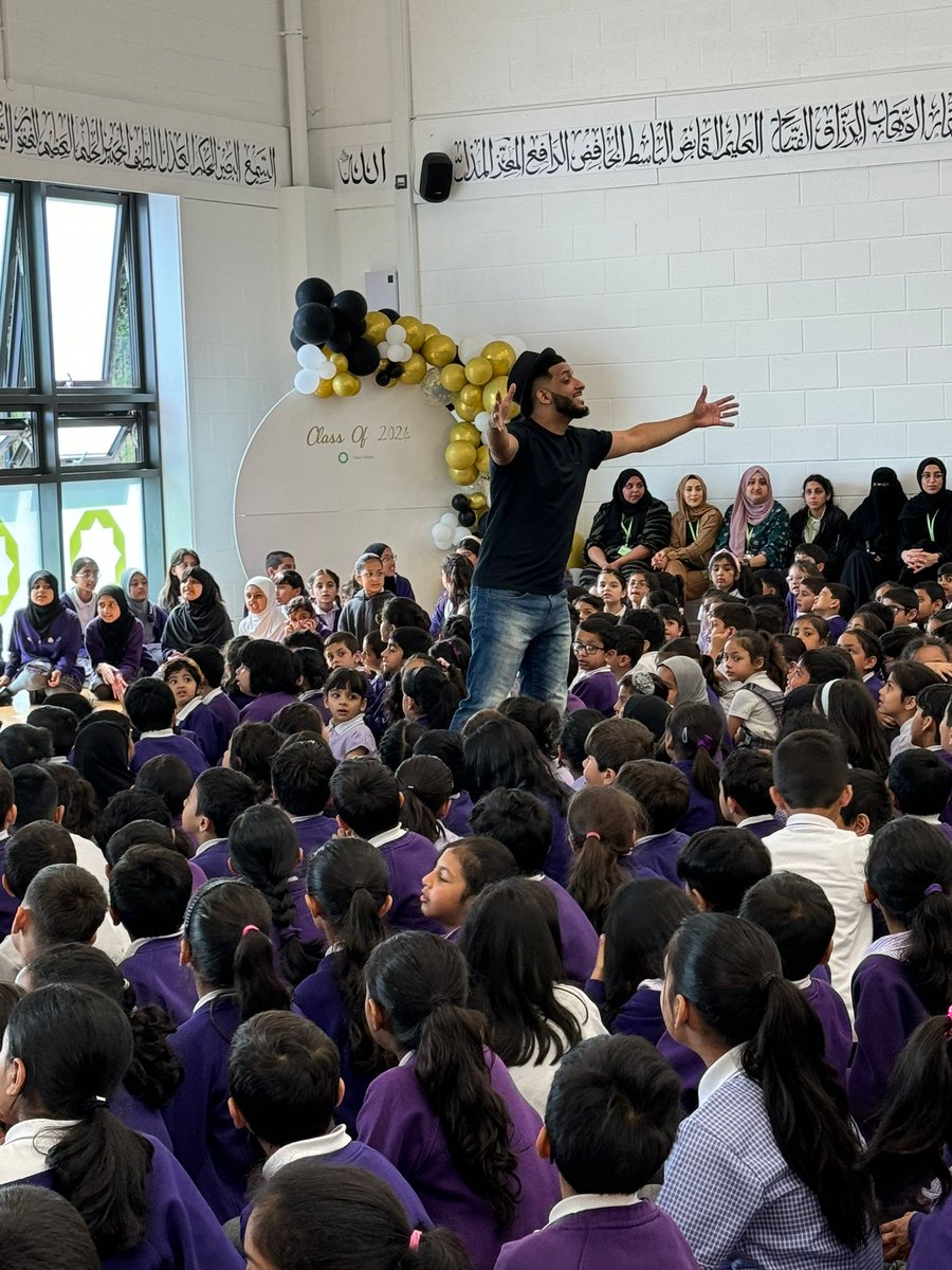 olive_bburn's tweet photo. Yes, they're back!! Our friends Muad and Firas popped into school for a special performance this morning.
#celebration
#starstruck
#wow
#GoodTimes
#WeAreStar https://t.co/ZjkP0eFEOu