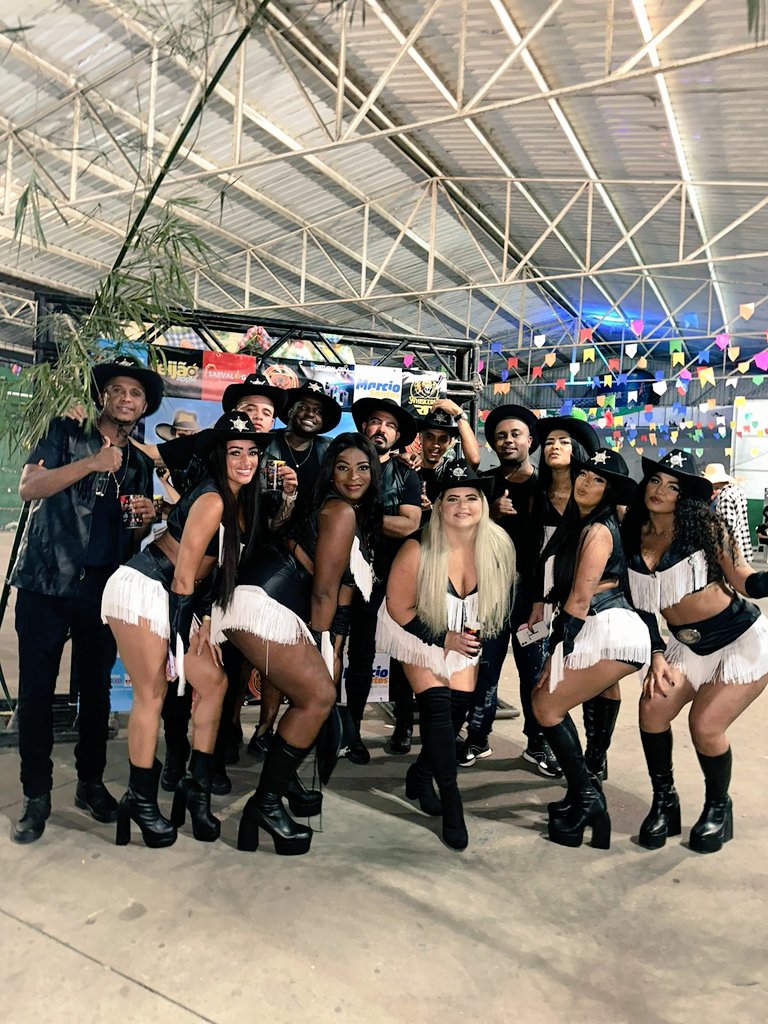 RaeldeOliveira3's tweet photo. 7° edição arraiá dos crias ! 🤠🥳🎊🎉 https://t.co/HXWXgz84yM