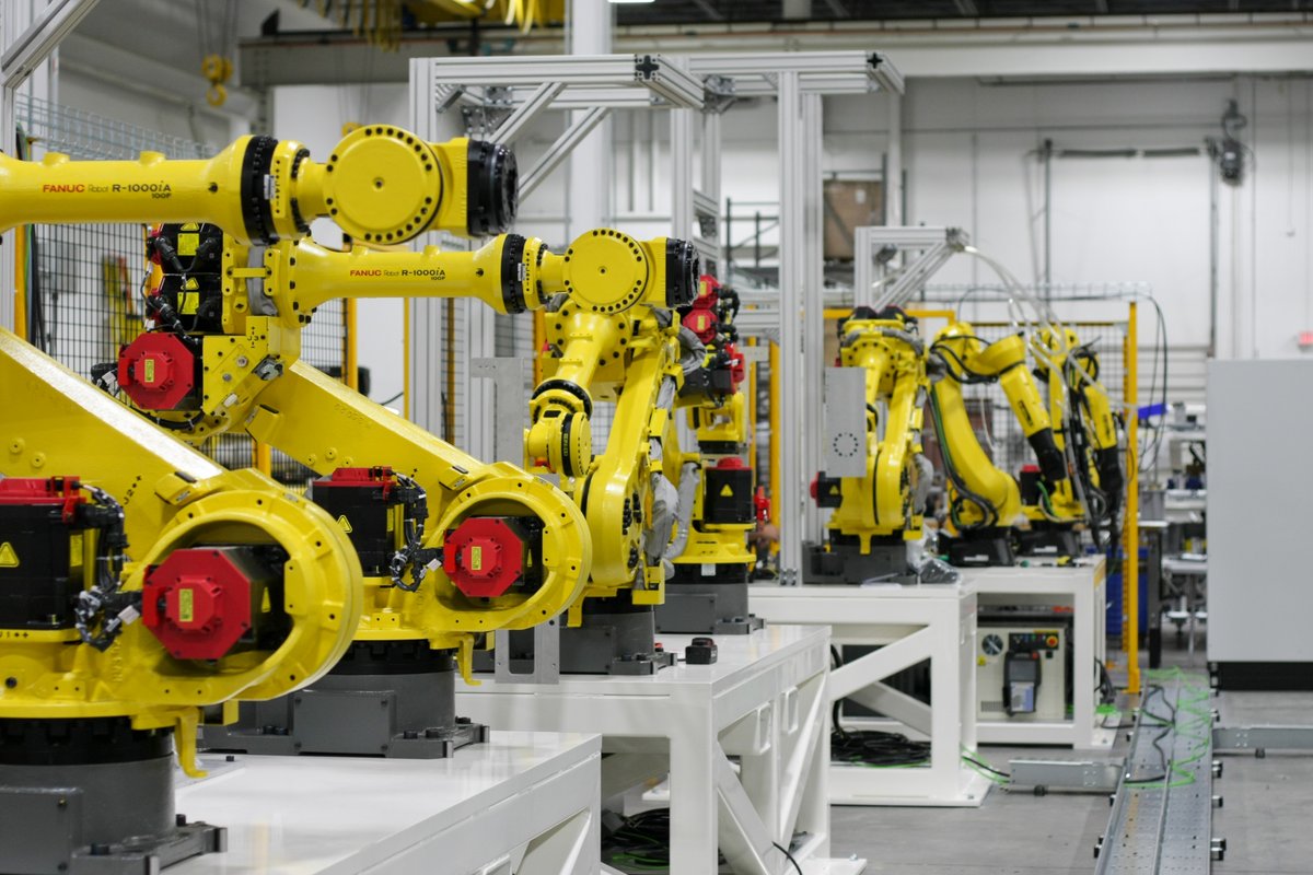 Check out all the yellow around the shop! This fleet of FANUC robots has started moving into position on a multi-robot automation cell currently in the assembly phase.

It's impressive to watch these robots team up to achieve objectives, truly exemplifying our core values!

#team