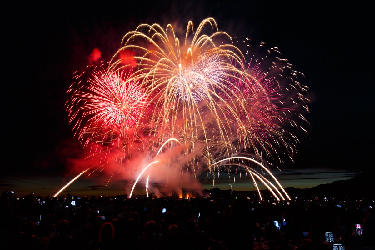 LBMG_Van (@lbmg_van) on Twitter photo Expect to be mesmerized this evening as <a href="/CelebOfLight/">Celebration of Light</a> resumes with a performance by Malaysia. Expect to be mesmerized this evening as <a href="/CelebOfLight/">Celebration of Light</a> resumes with a performance by Malaysia.