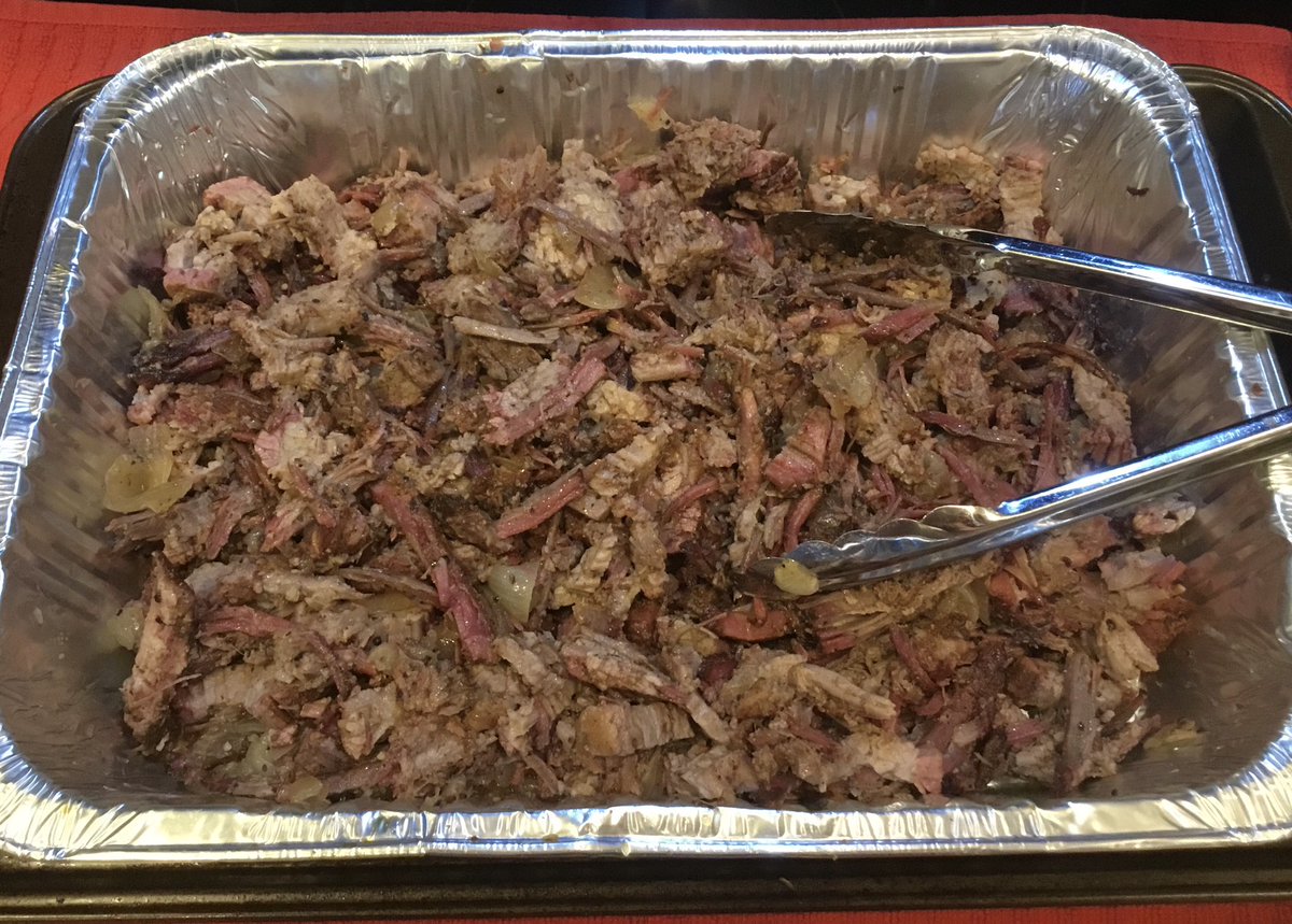 wchadpowell1's tweet photo. Brisket Tacos…😁👍🏻 #grillinglife #foodporn #lowandslow #brisket #briskettacos #pitbossnation #yummyfood #fireandsmokesociety @PitBossGrills @fireandsmokesoc https://t.co/pr5NOAiUhn