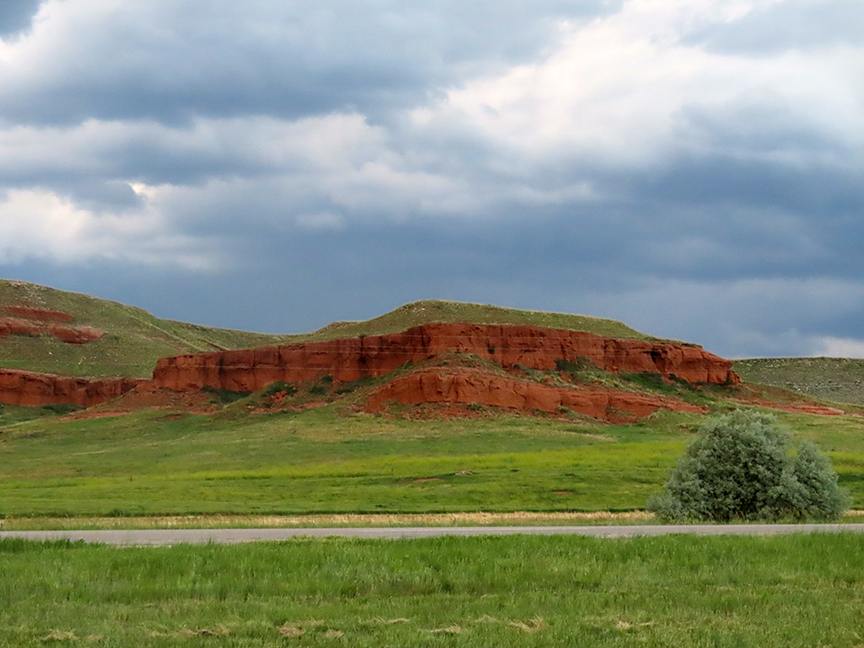 Writer_Alice's tweet image. More wonderfully colorful Wyoming geology!