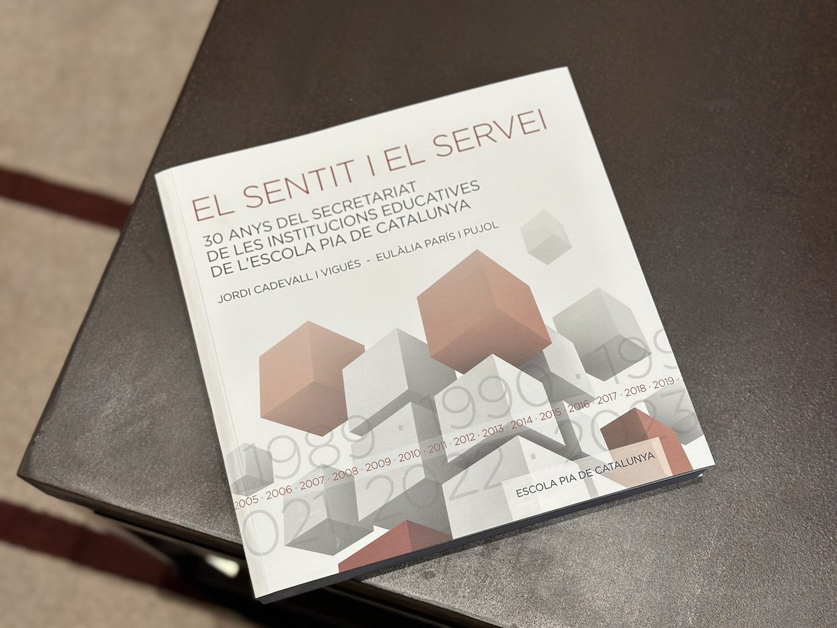 Avui he rebut l’Eulàlia París i en Jordi Cadevall, que m’han lliurat el llibre “El sentit i el servei” sobre l’<a href="/escolapiacat/">Escola Pia Catalunya</a>. 

Una obra magna col·lectiva que explica la història de la institució pedagògica, la més antiga del país i referent en el Sistema d’Educació de Catalunya.