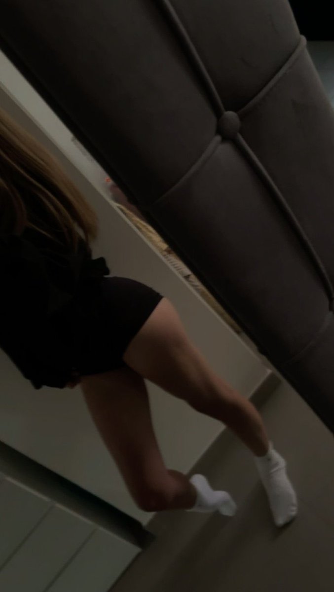 Auf die Knie und Boden küssen! Hahahaha du Versager drückst auch JETZT brav ab an die beste Teen Herrin😇😈

#losers #worship #Anbetung #assworship #Füße #Socken #crush #cuckold #loserspay #Deutsch #german #göttin #herrin #Türkin #balkan #anbeten #teen #findom #femdom #socks