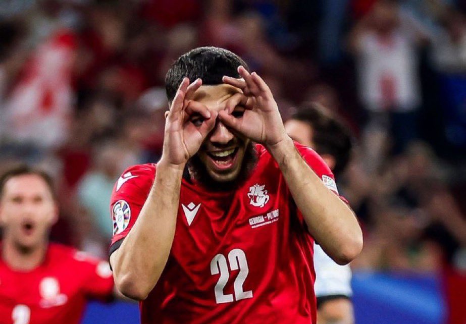 🚨🇬🇪 Olympique Lyon are advancing in talks to hijack Georges Mikautadze’s move to AS Monaco!

Big issues between Monaco and player’s camp after deal agreed in principle with medical scheduled.

🔴🔵 OL are confident to get the deal done, as <a href="/hugoguillemet/">hugo</a> reported.