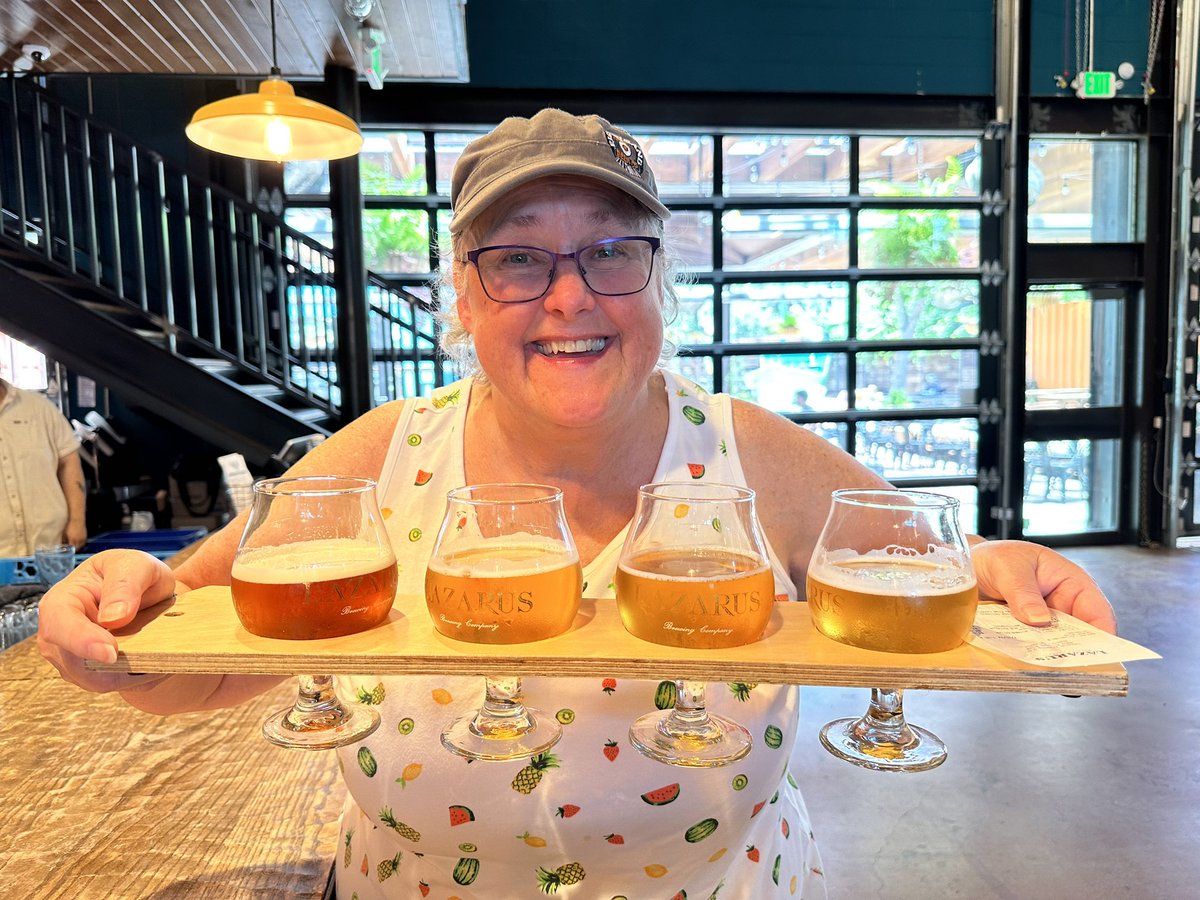 BlogPretzels's tweet photo. Everything is bog n Texas, including the flights!  Over 8 oz per pour.  @LazarusBrewing https://t.co/FgBXg5oObK
