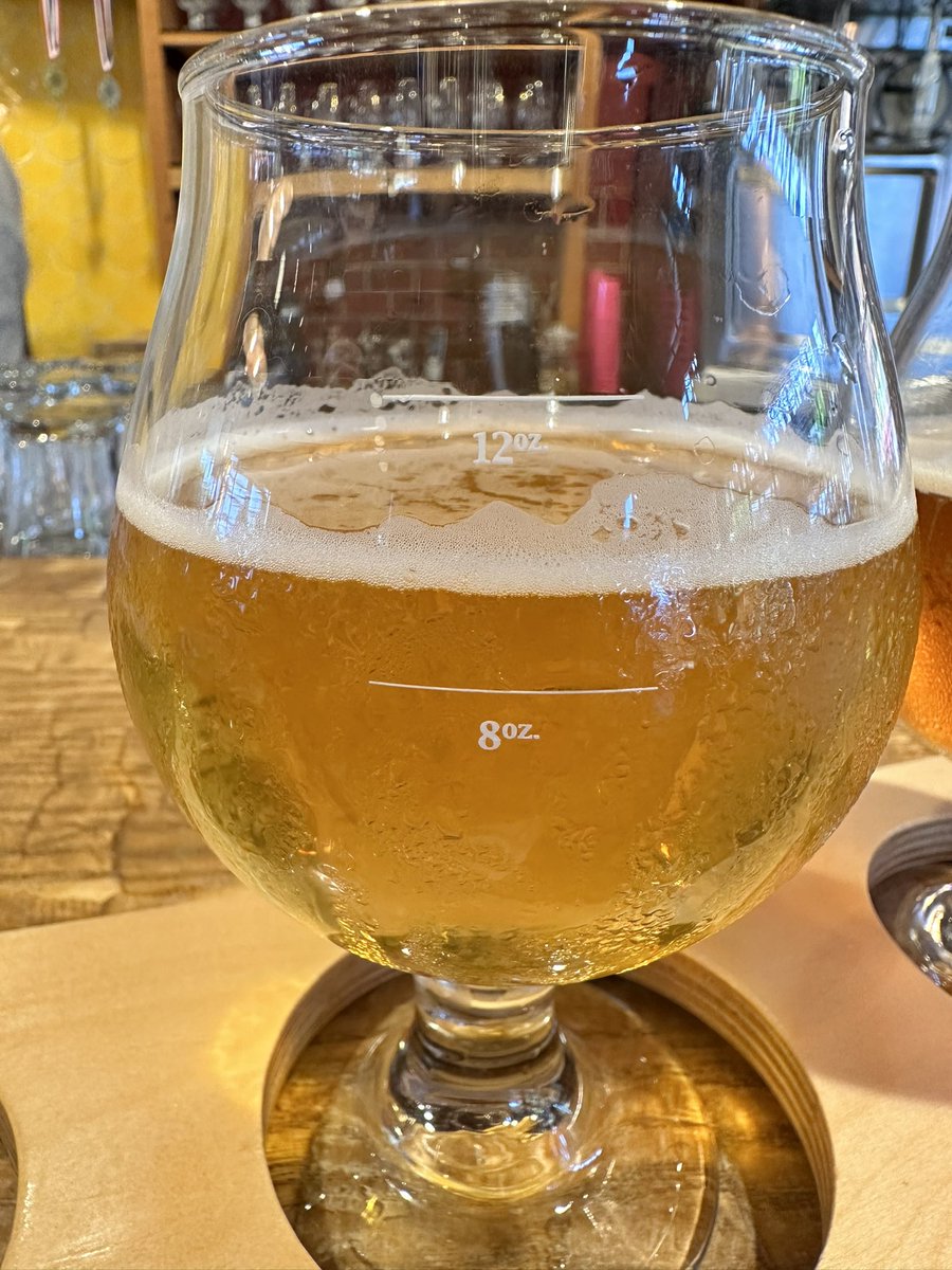 BlogPretzels's tweet photo. Everything is bog n Texas, including the flights!  Over 8 oz per pour.  @LazarusBrewing https://t.co/FgBXg5oObK