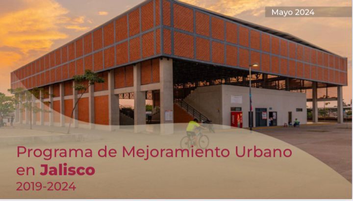 MeyerFalcon's tweet photo. Si aún no conocen las más de 1,200 obras realizadas por @SEDATU_mx en  🇲🇽, aquí les comparto dónde encontrarán todos los proyectos por estado.

Seguimos construyendo y recuperando espacios públicos para la gente. #LosCimientosDeLaTransformacion 👷‍♂️👷‍♀️

👇
https://t.co/KWDH3321R6 https://t.co/cROInufvLL
