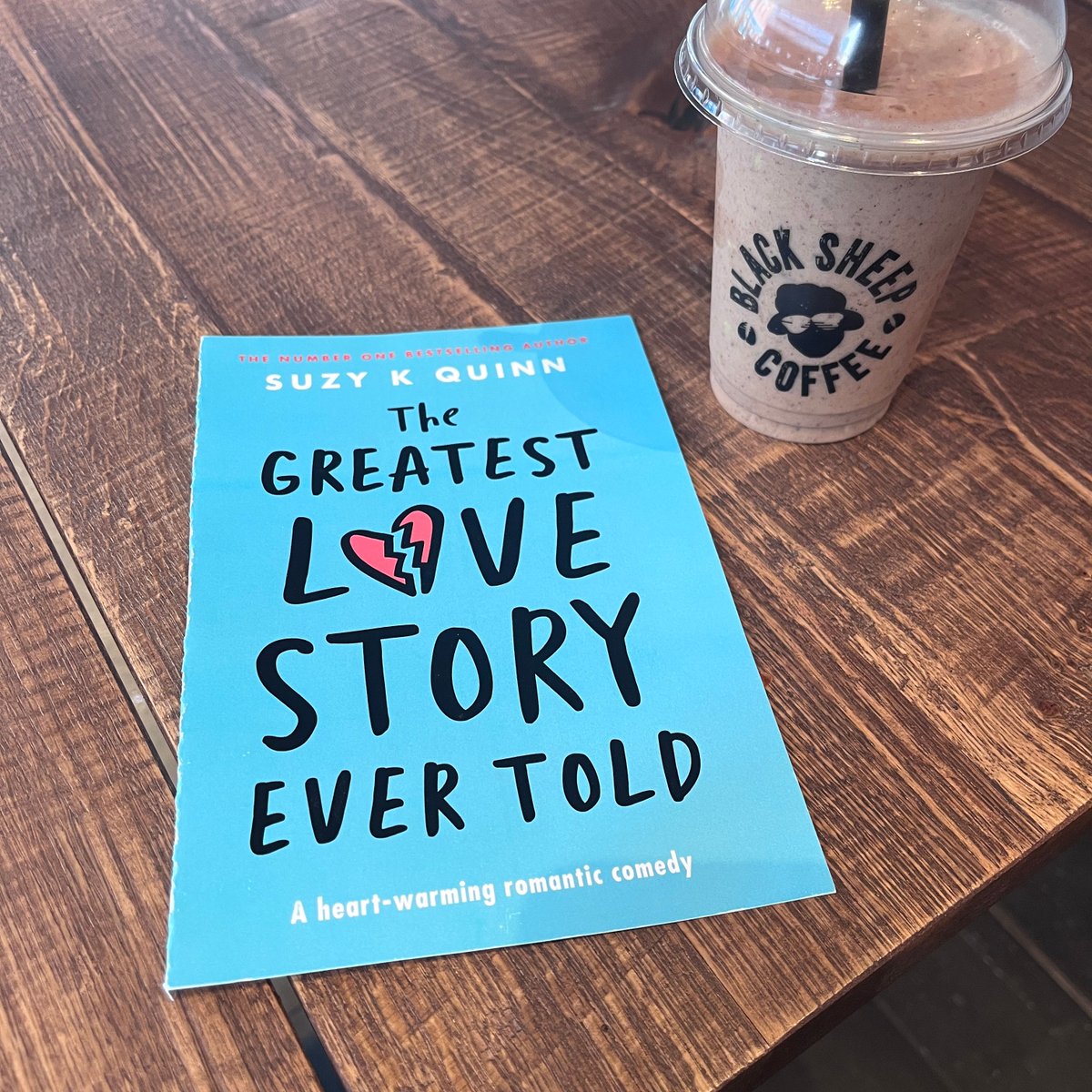 SuzyKQuinn's tweet photo. This is a picture of my book, the Greatest Love Story. I try to drop pictures of it around social media in the hopes you might read it. xx #womensfictionbooks #chicklit #romcombooks #romcomauthor #chicklit #kindleunlimitedromance
https://t.co/Nz1zOFemy8 https://t.co/M6eUX0Yrb4