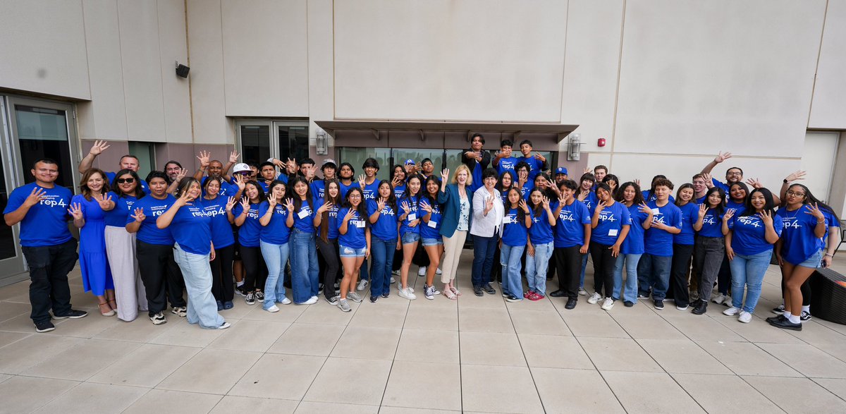 EllenNeufeldt's tweet image. @CSUSM hosted its inaugural @rep_4 Summit, welcoming over 40 HS students. The summit focused on making college more attractive and accessible. TY to our faculty—Dr. Sajith Jayasinghe, Dr. @JimmySW, and Dr. Matt Atherton—who guided students through the design-thinking process.