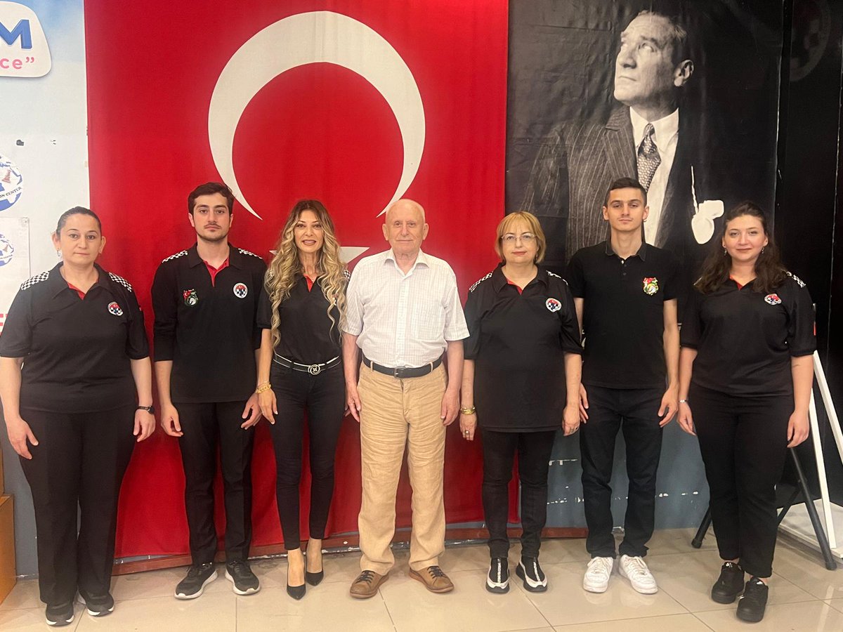 13-14 Temmuz 2024 tarihlerinde düzenlenen İstanbul Demokrasi Kupası #Satranç Turnuvası Başhakemi NA Meltem Çetinkaya, turnuva gözlemcisi IA İsmet Arvit ve turnuvada görev yapan hakemlerimiz..
istanbul.tsf.org.tr/turnuva-haberl…