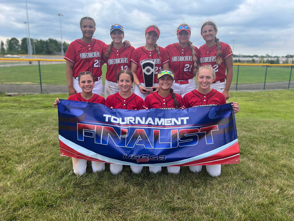 KayleeLynn1010's tweet image. This weekend we played in the USSSA Great Lakes Nationals. Placing 1st in our pool games, overall 4th place for the weekend!! Made some awesome plays in LF!  We had so much fun and can’t wait for our upcoming games this Friday!! 🥎🧨 #fcstrong #weareone @FCSimko @BGSUSoftball