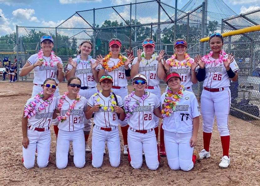 KayleeLynn1010's tweet image. This weekend we played in the USSSA Great Lakes Nationals. Placing 1st in our pool games, overall 4th place for the weekend!! Made some awesome plays in LF!  We had so much fun and can’t wait for our upcoming games this Friday!! 🥎🧨 #fcstrong #weareone @FCSimko @BGSUSoftball