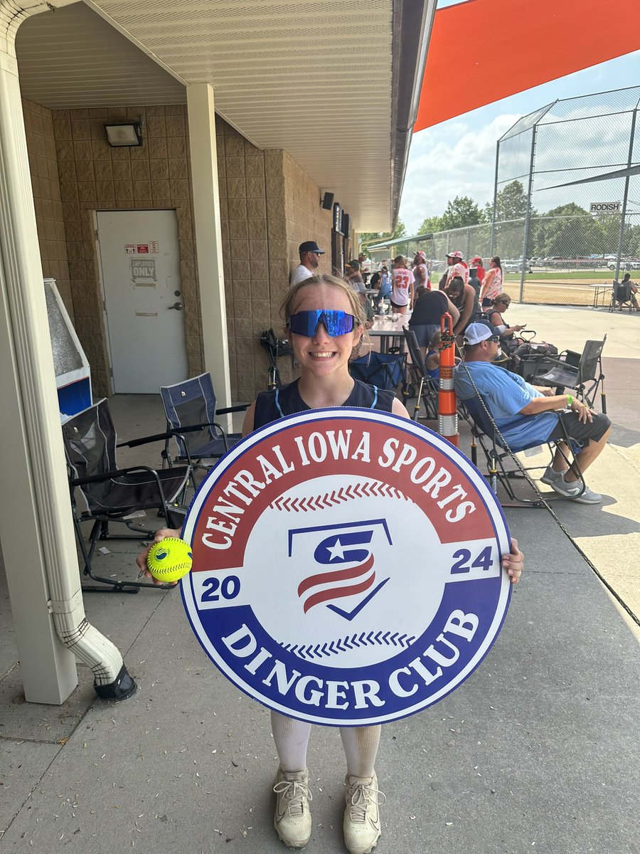 Savi Schmitz joined the Dinger Club in Des Moines at 11U Nationals this weekend 💣
