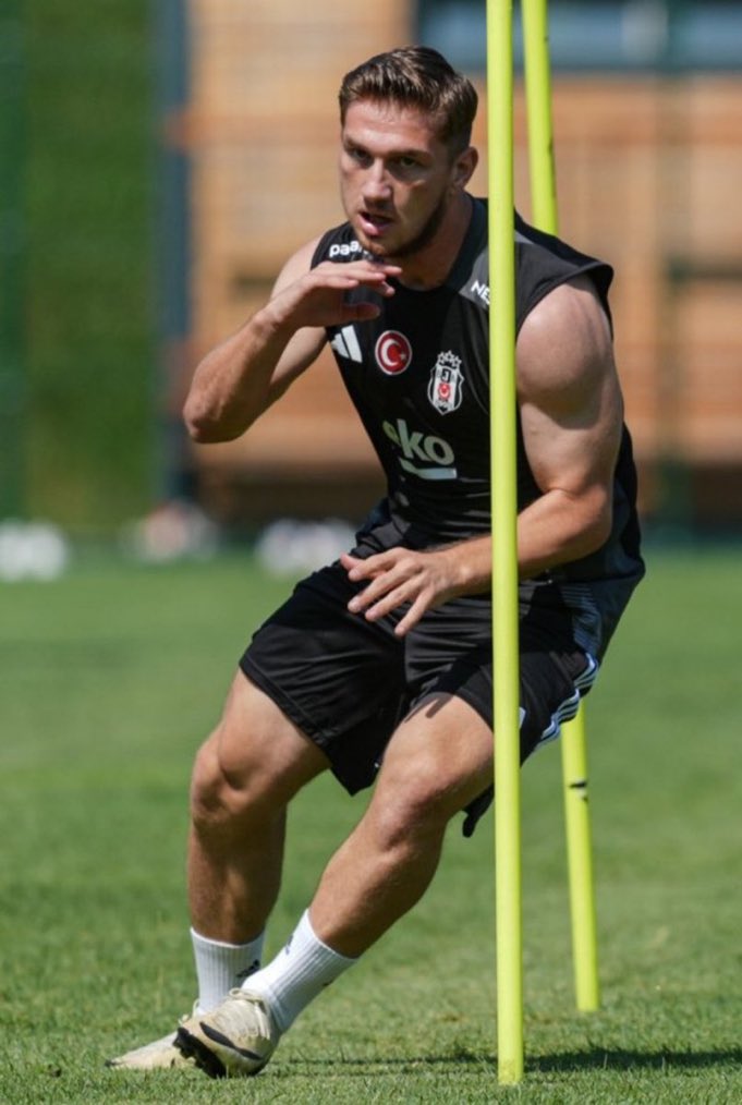 18 yaşında kendi Hulk’umuzu yarattık. #Beşiktaş