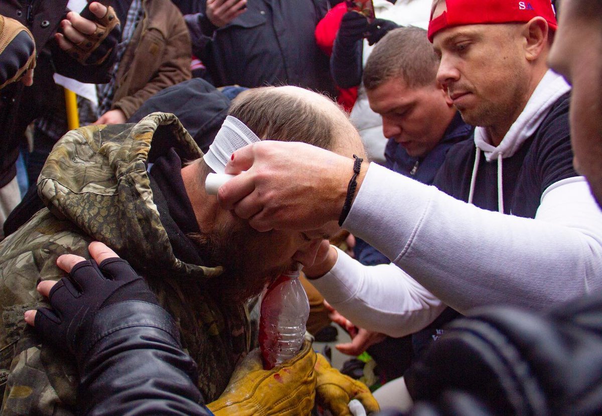 AmericanSummer4's tweet image. I admit I do love some conspiracies. Have u seen my #yellowgloves posts? Seems like a signal to cops cuz seems like many body cam show police entering the scene and passing a guy w/ yellow gloves as well as some main actors of #jan6 like Ryan Nichols and Joshua Black