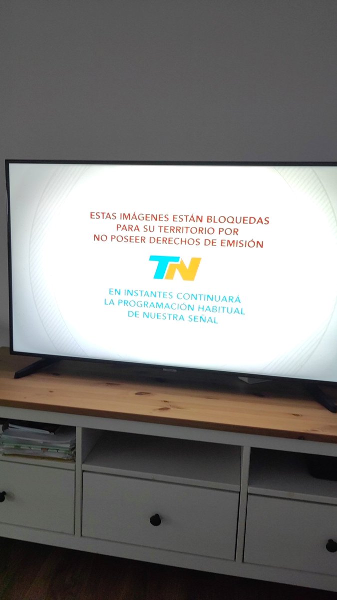LuFiedorowicz's tweet photo. @todonoticias hasta mirando desde Argentina aparece este cartel. Se torna insoportable mirar los programas así. (Es youtube) https://t.co/uN2hV2ttXT