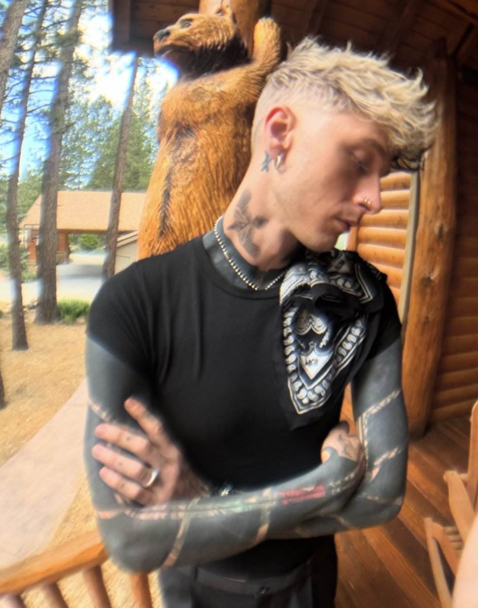 mgk debuts his new neck tattoos ‼️

These two birds depict the Norse Mythology story of Odin’s ravens named Huginn and Muninn.

They symbolize wisdom, knowledge, and Odin's all-seeing nature, and their presence serves as a reminder of the importance of memory and thought in the