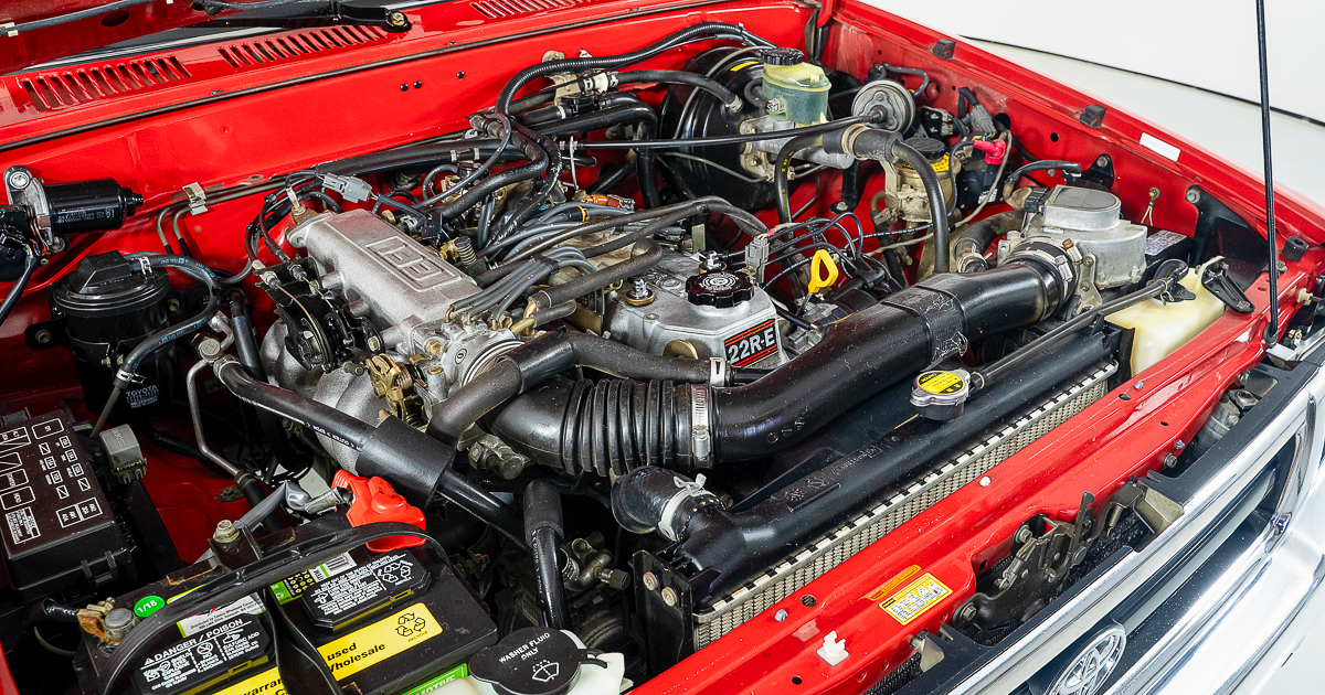 FastLaneSTL's tweet image. Super clean '94 #Toyota 4x4 with a clean Carfax and 2.4L 22R-E 4 cylinder engine 😵

See more at fastlanecars.com/vehicles/3990/…

#Toyotapickup #22RE #radwood