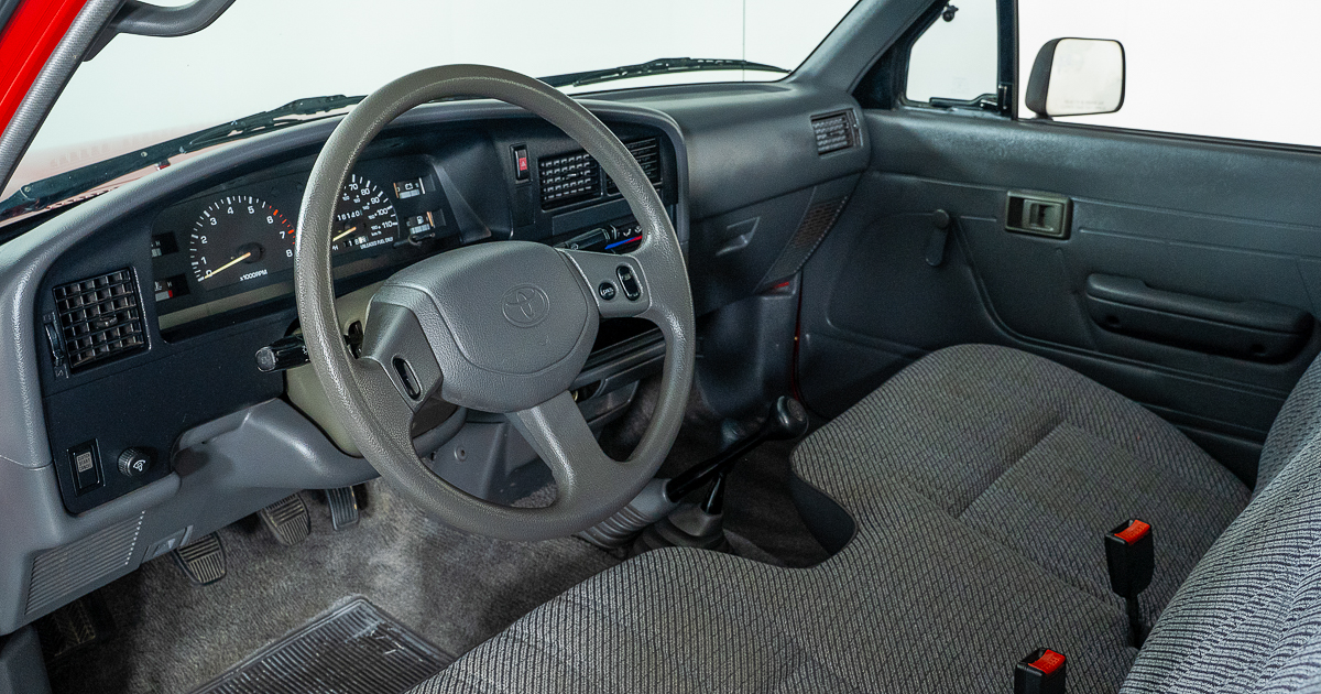 FastLaneSTL's tweet image. Super clean '94 #Toyota 4x4 with a clean Carfax and 2.4L 22R-E 4 cylinder engine 😵

See more at fastlanecars.com/vehicles/3990/…

#Toyotapickup #22RE #radwood