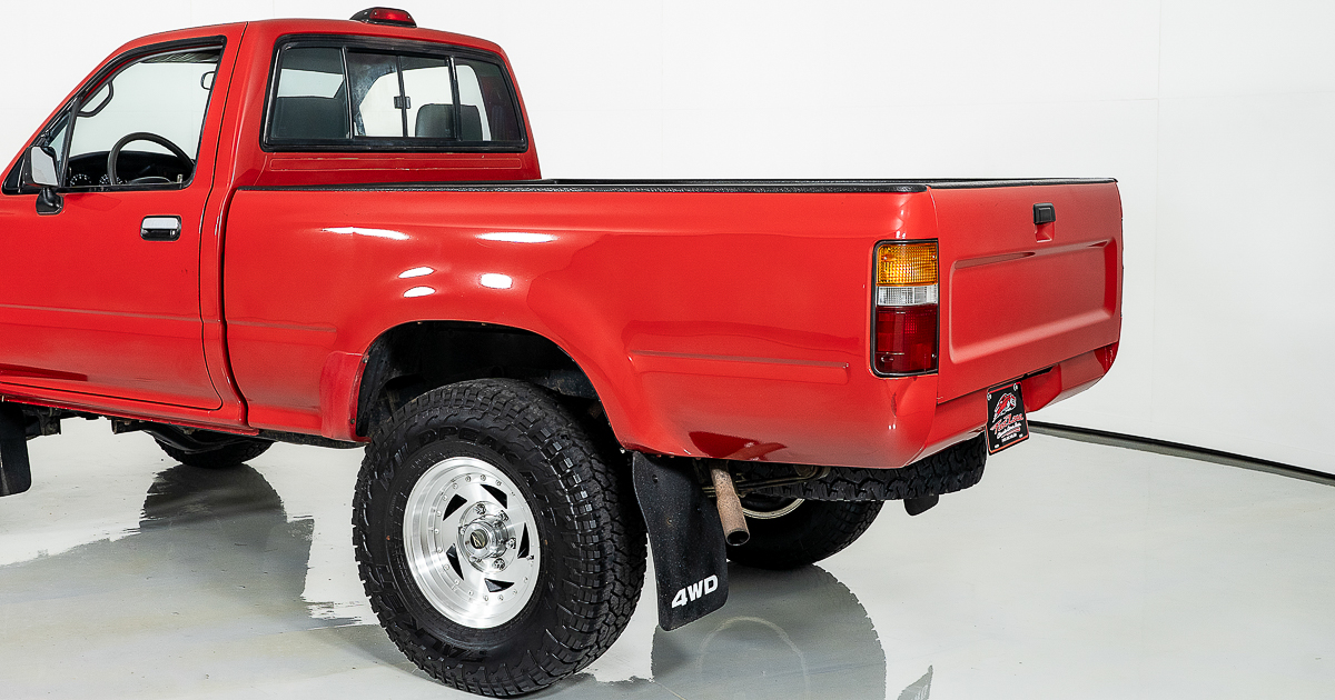 FastLaneSTL's tweet image. Super clean '94 #Toyota 4x4 with a clean Carfax and 2.4L 22R-E 4 cylinder engine 😵

See more at fastlanecars.com/vehicles/3990/…

#Toyotapickup #22RE #radwood