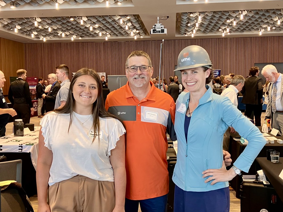 umc_inc's tweet image. UMC was honored to be among the innovative companies invited to showcase at the Pacific Northwest Energy Summit, headlined by US Senators Maria Cantwell and Senator Ron Wyden. UMC is here for our leadership making big buildings run smarter, cleaner, and more affordably.